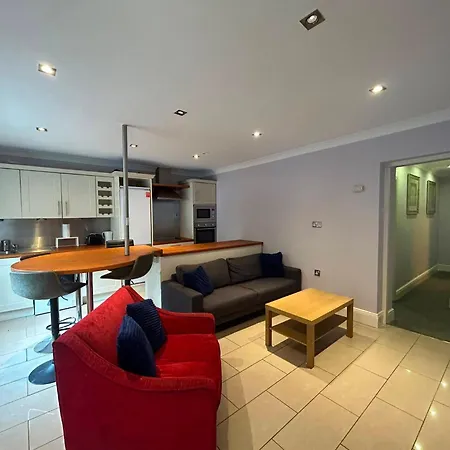 Apartment Characterful 2bdr Flat With Terrace