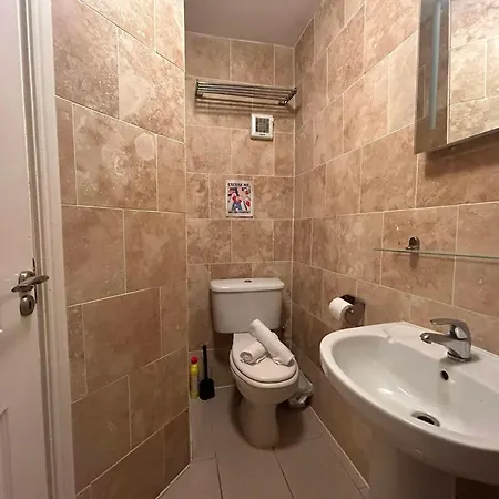 Characterful 2bdr Flat With Terrace